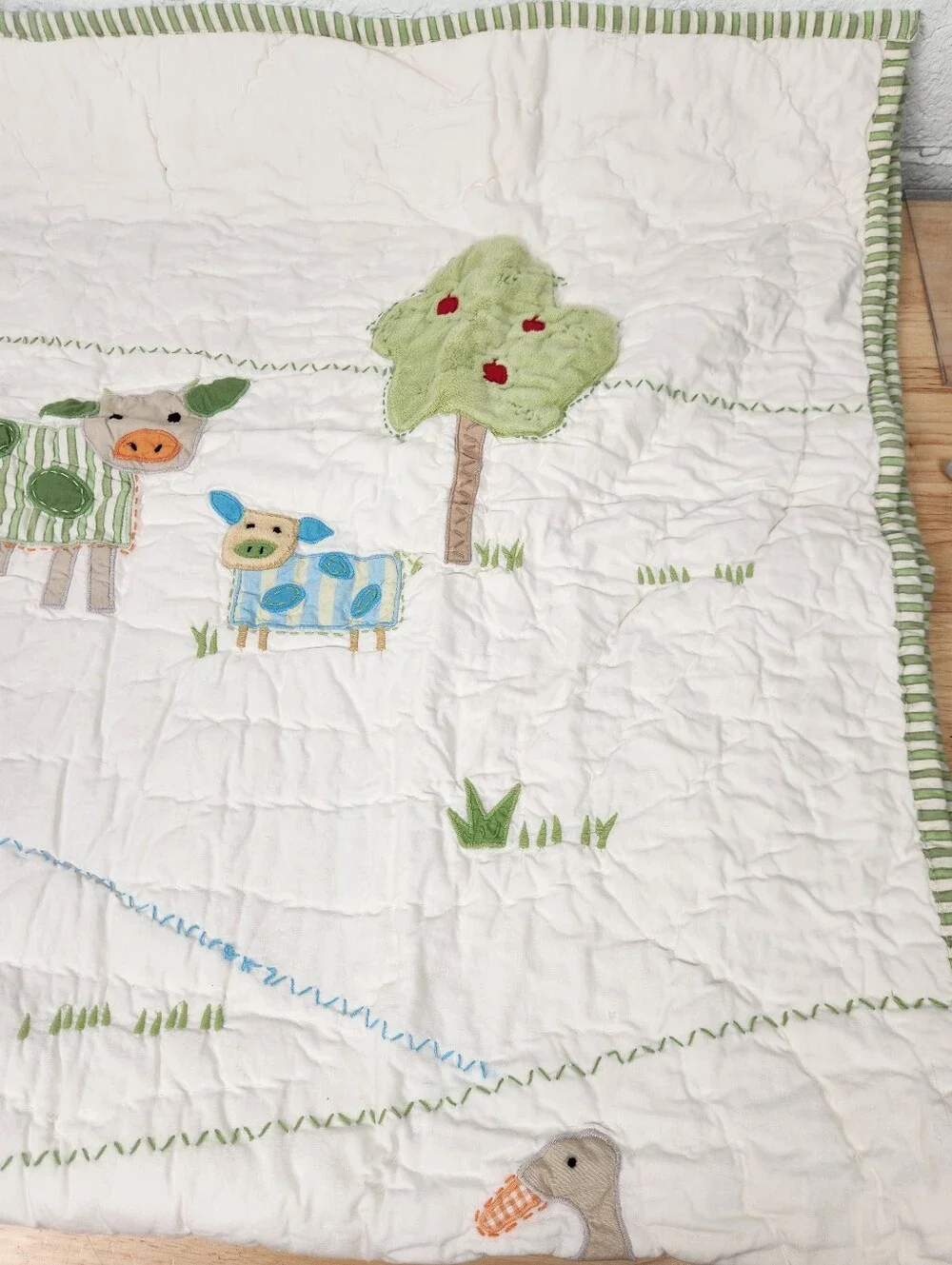 Pottery Barn Kids Farmyard Friends Crib/ Toddler Quilt 50x36 NOS Animals *Flaw*